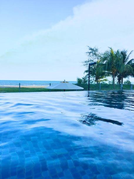 Timurbay By Dfamilia, Ground Floor Suite With Easy Access To The Pool And Beach Kuantan Kültér fotó